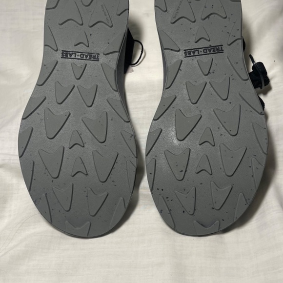 Tread -Labs Men's Albion  Supportive Recovery Sandals. Black strap with grey 12 - Picture 3 of 7